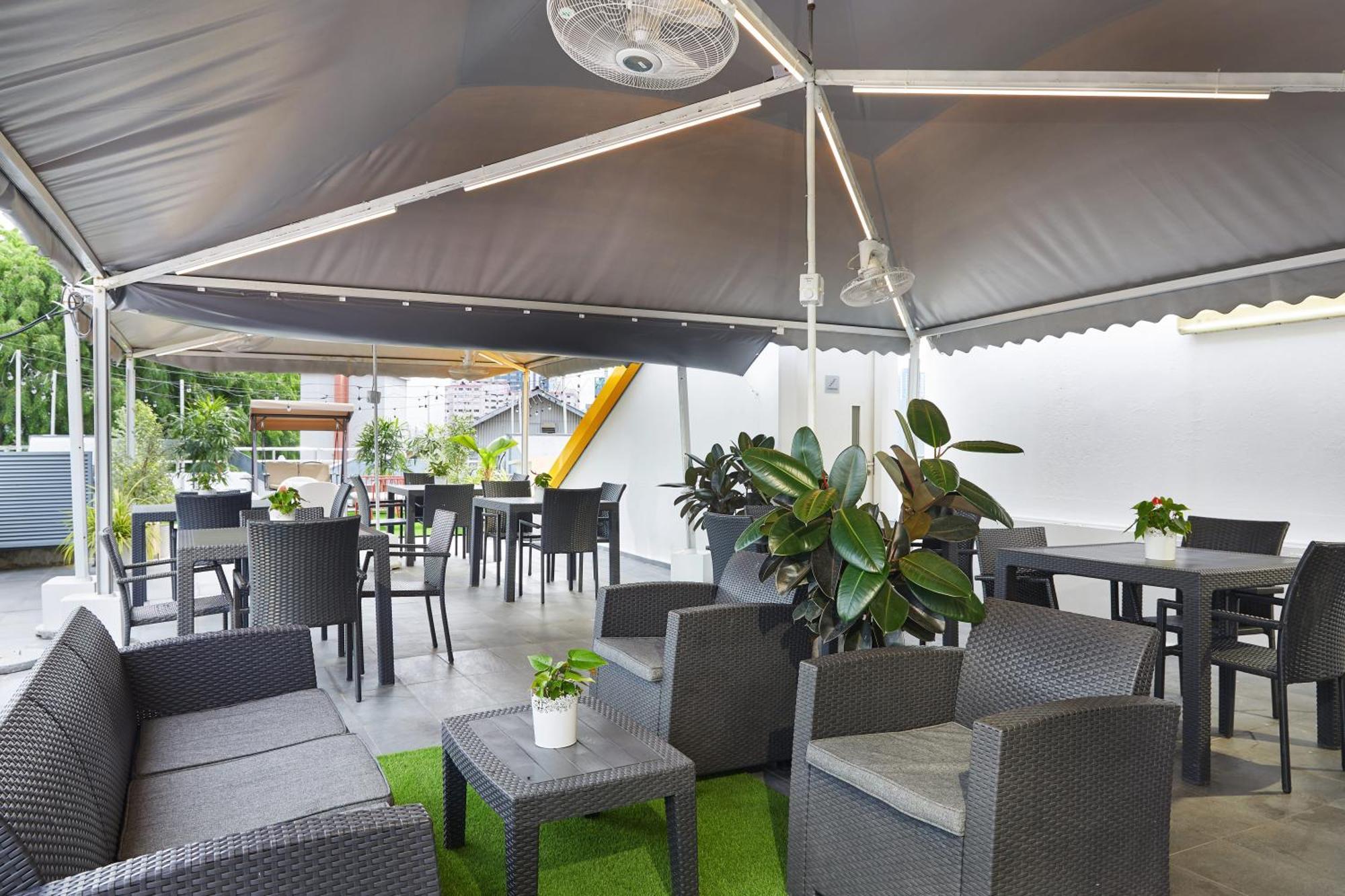 แดช ลีฟวิง ออน แมคเคนซี Hotel สิงคโปร์ ภายนอก รูปภาพ